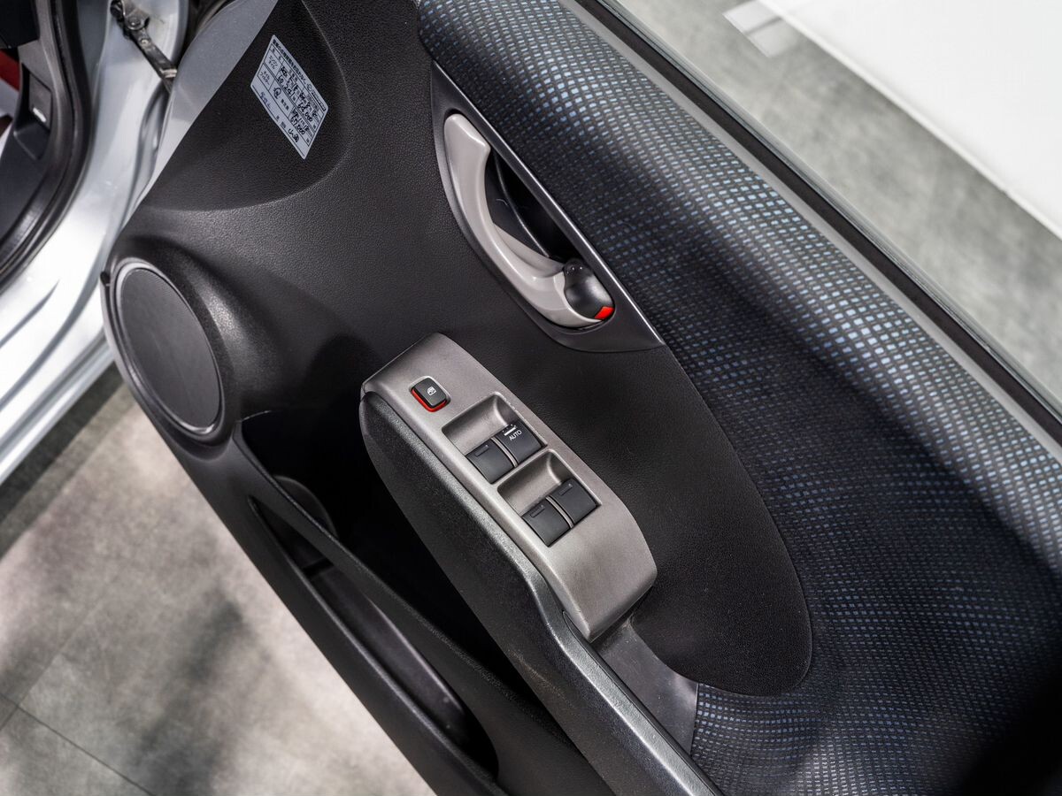 Honda Fit 2012 - фото автомобиля