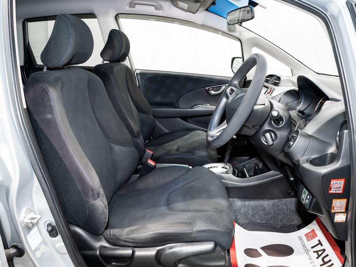 Honda Fit 2012 - фото автомобиля