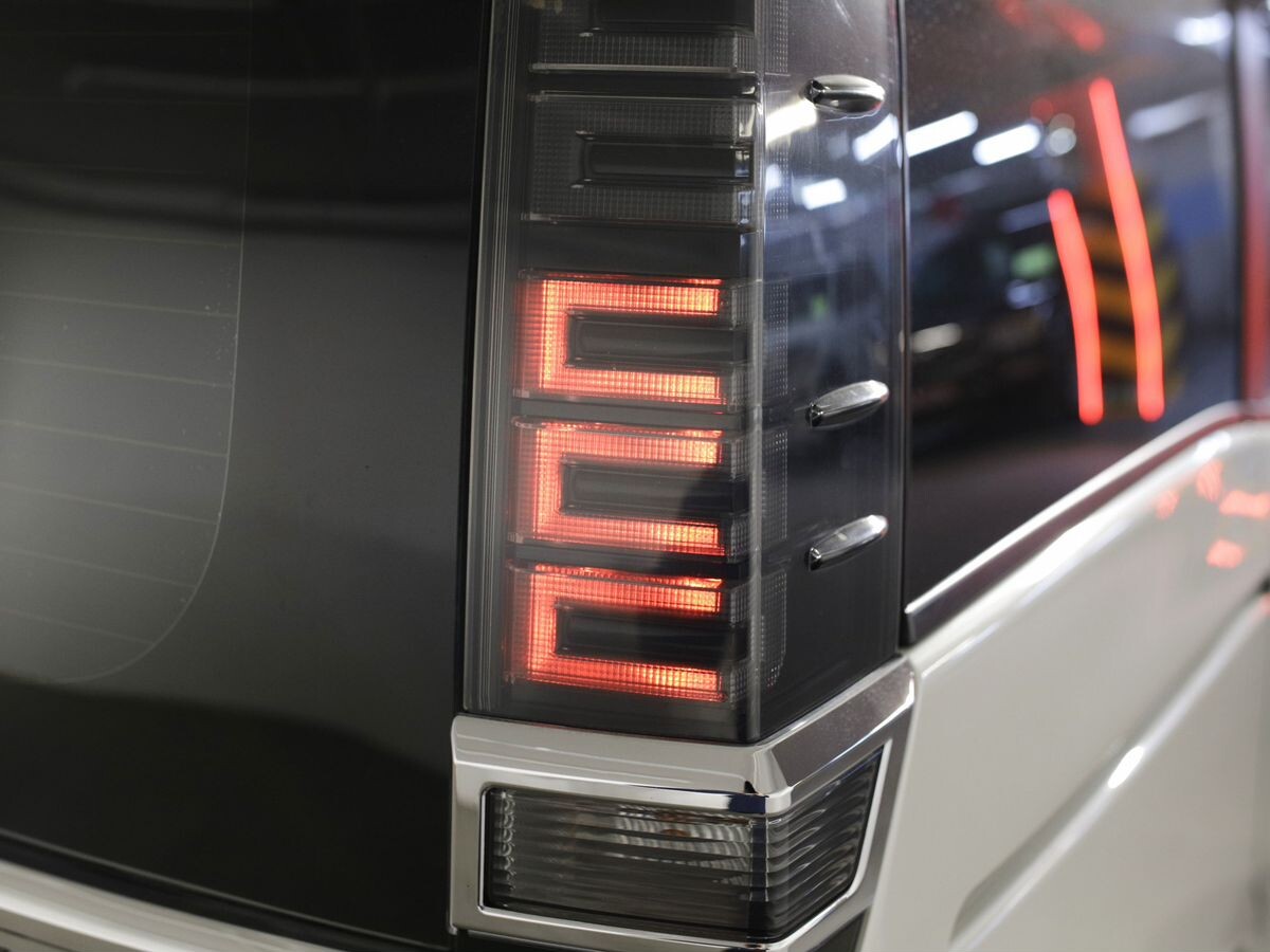 Toyota Voxy 2018 - фото автомобиля