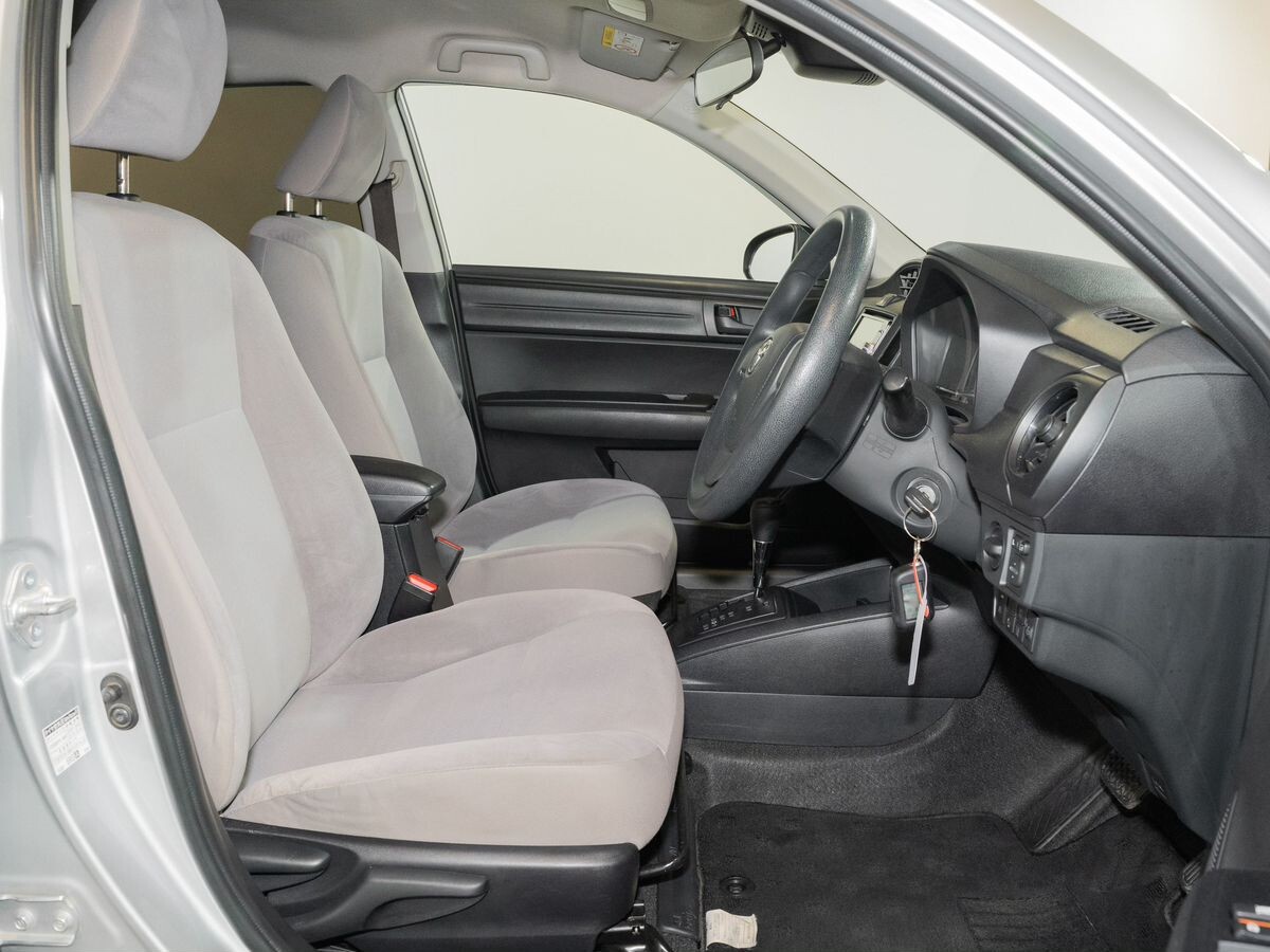 Toyota Corolla Axio 2017 - фото автомобиля