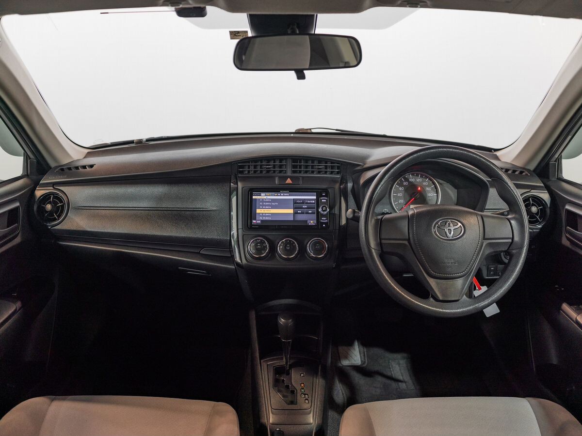 Toyota Corolla Axio 2017 - фото автомобиля