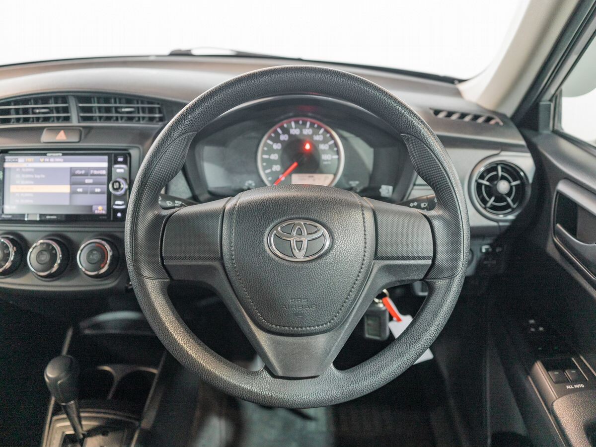 Toyota Corolla Axio 2017 - фото автомобиля