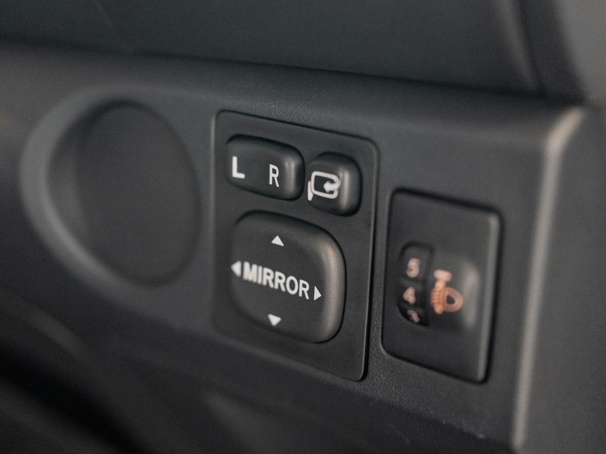 Toyota Vitz 2009 - фото автомобиля