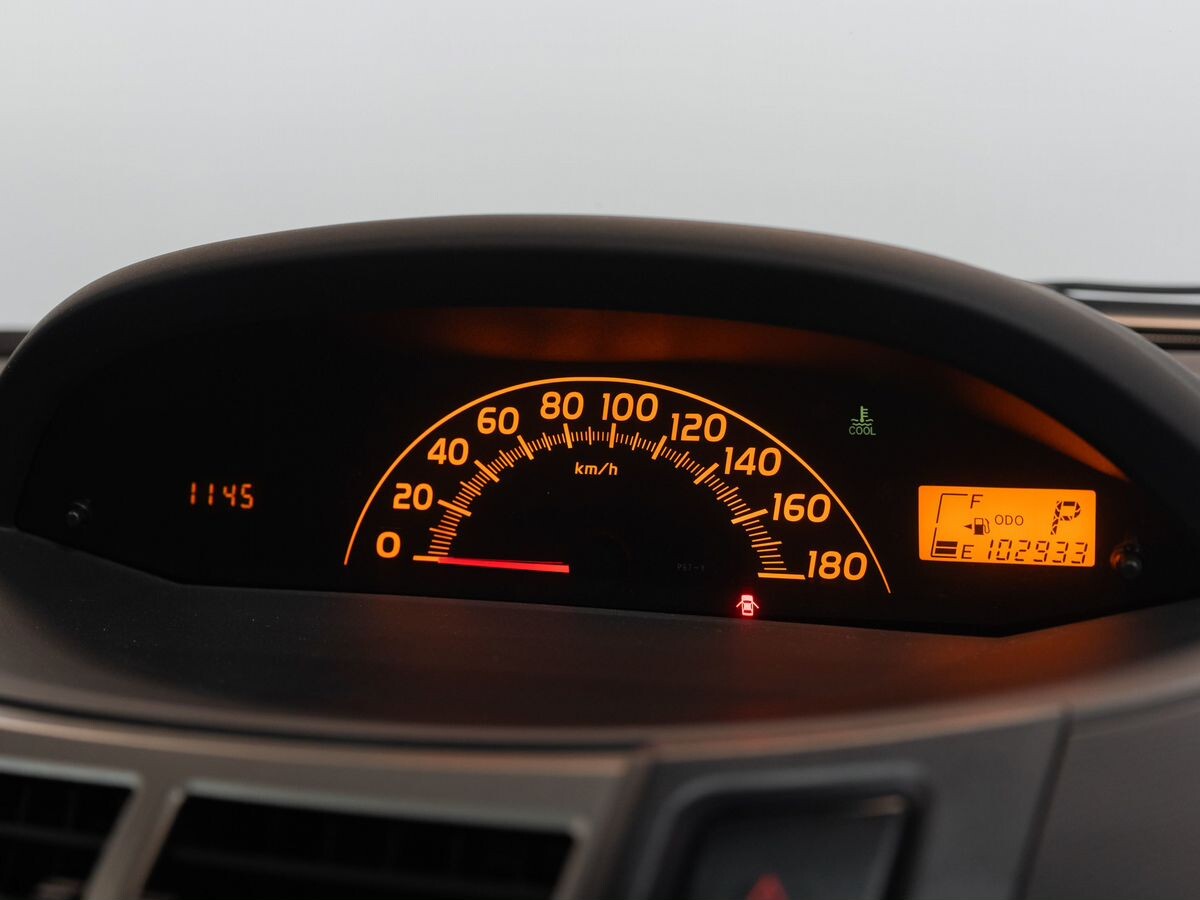 Toyota Vitz 2009 - фото автомобиля