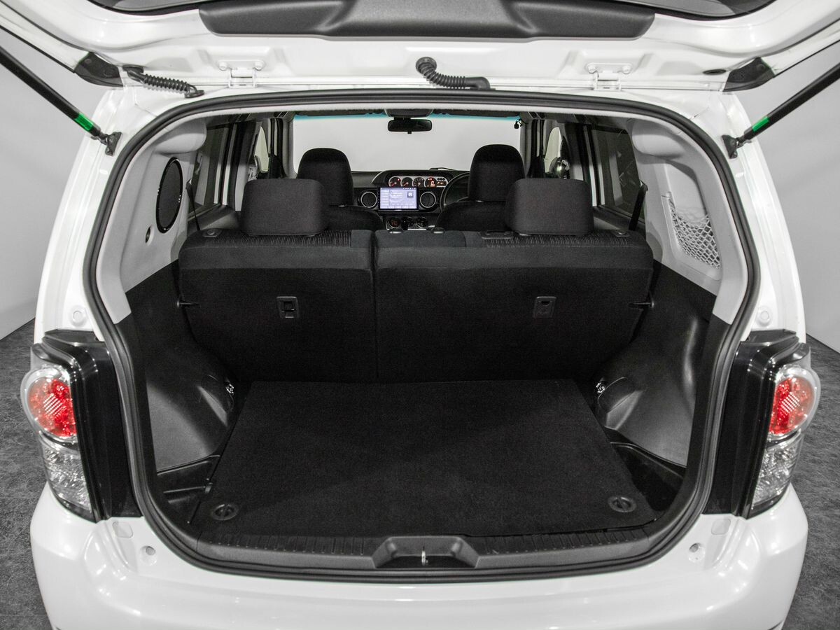 Toyota Corolla Rumion 2010 - фото автомобиля