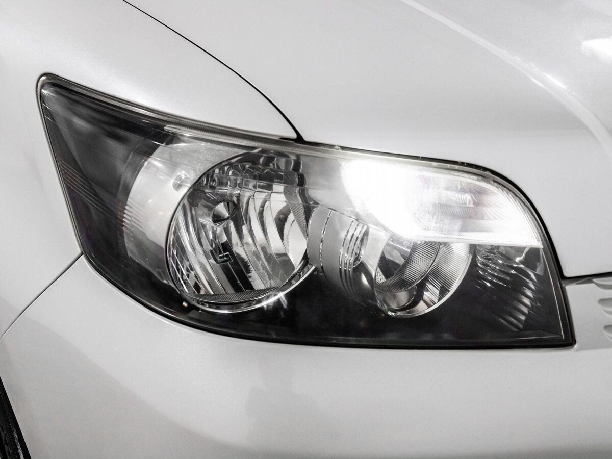 Toyota Corolla Rumion 2010 - фото автомобиля