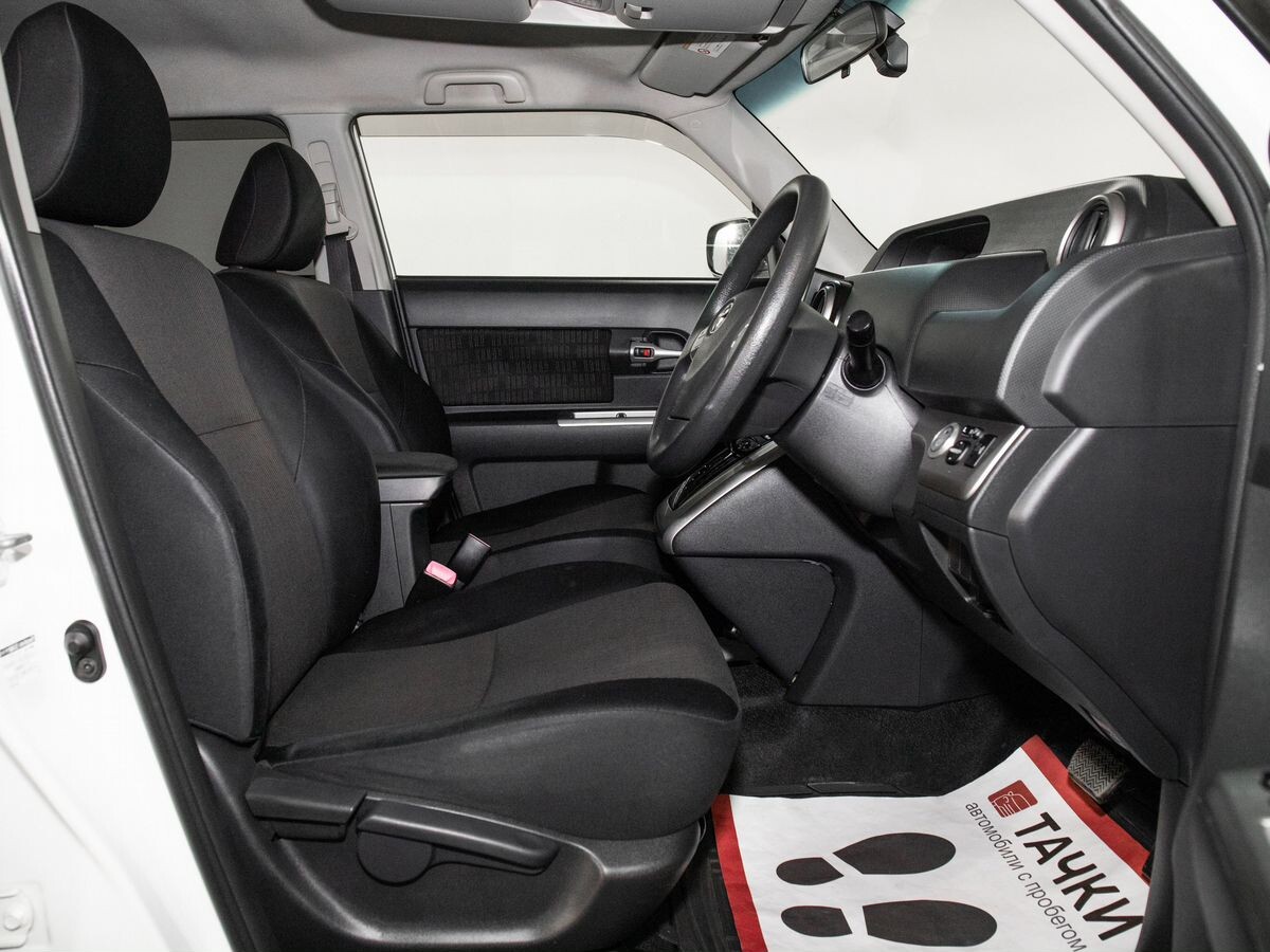 Toyota Corolla Rumion 2010 - фото автомобиля