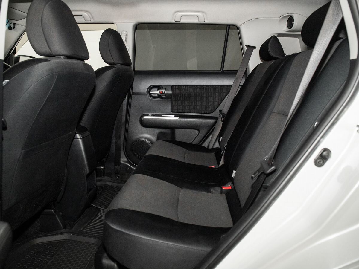 Toyota Corolla Rumion 2010 - фото автомобиля