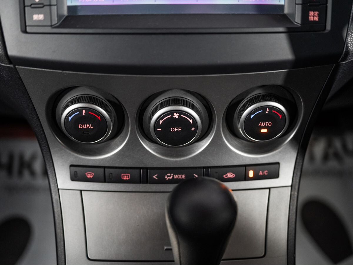 Mazda Axela 2011 - фото автомобиля