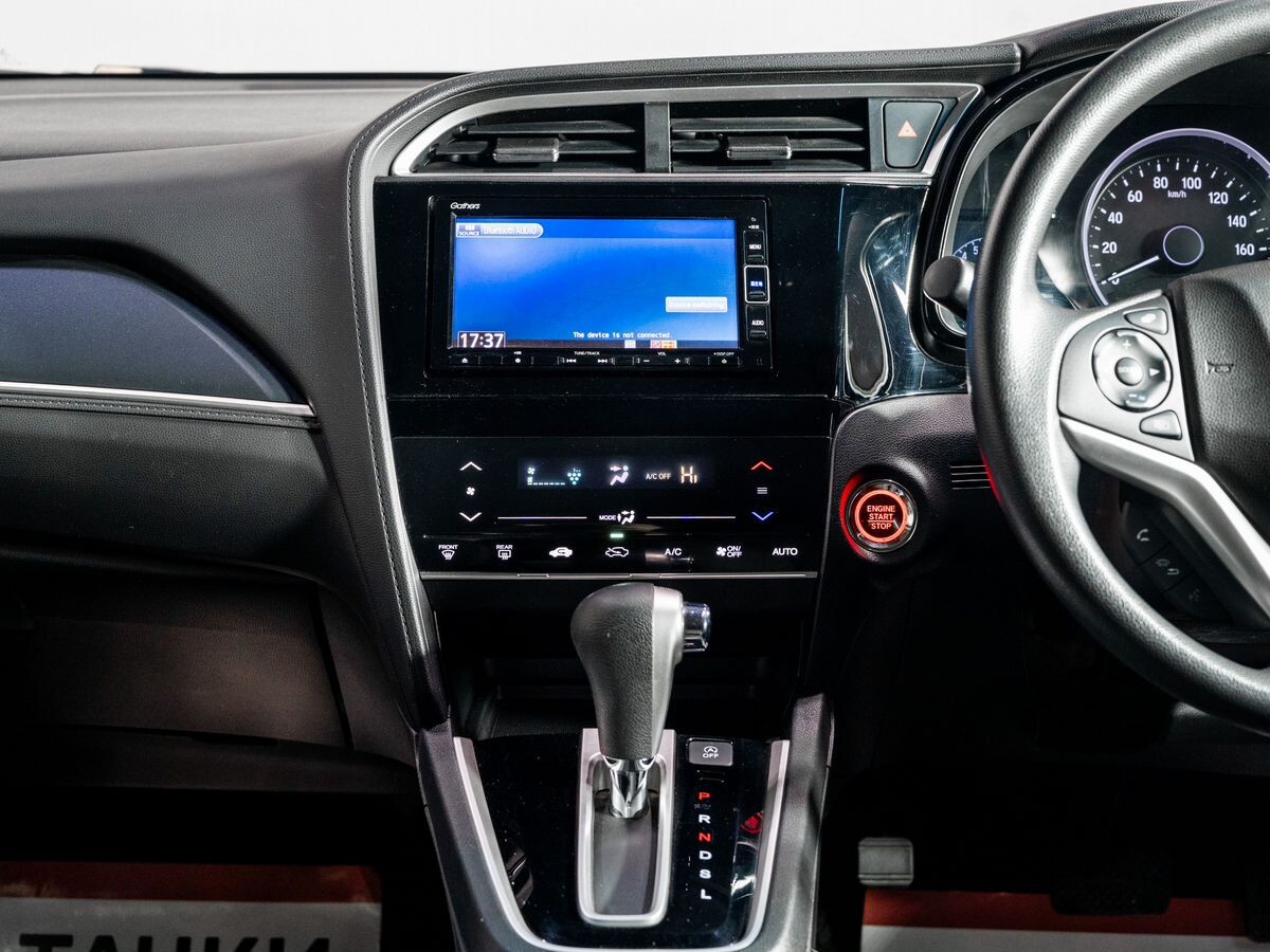 Honda Shuttle 2019 - фото автомобиля