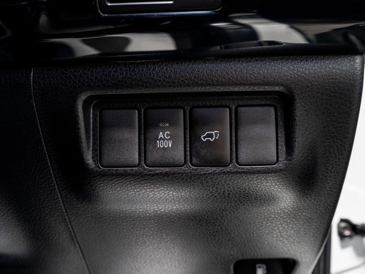 Toyota Harrier 2017 - фото автомобиля