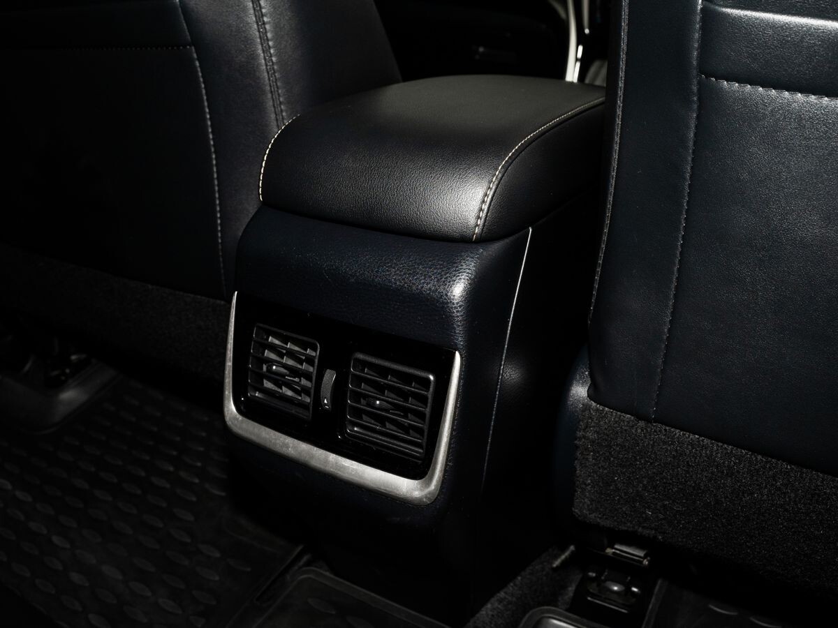 Toyota Harrier 2017 - фото автомобиля