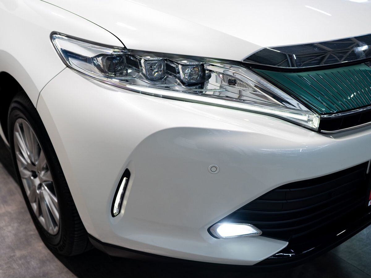 Toyota Harrier 2017 - фото автомобиля