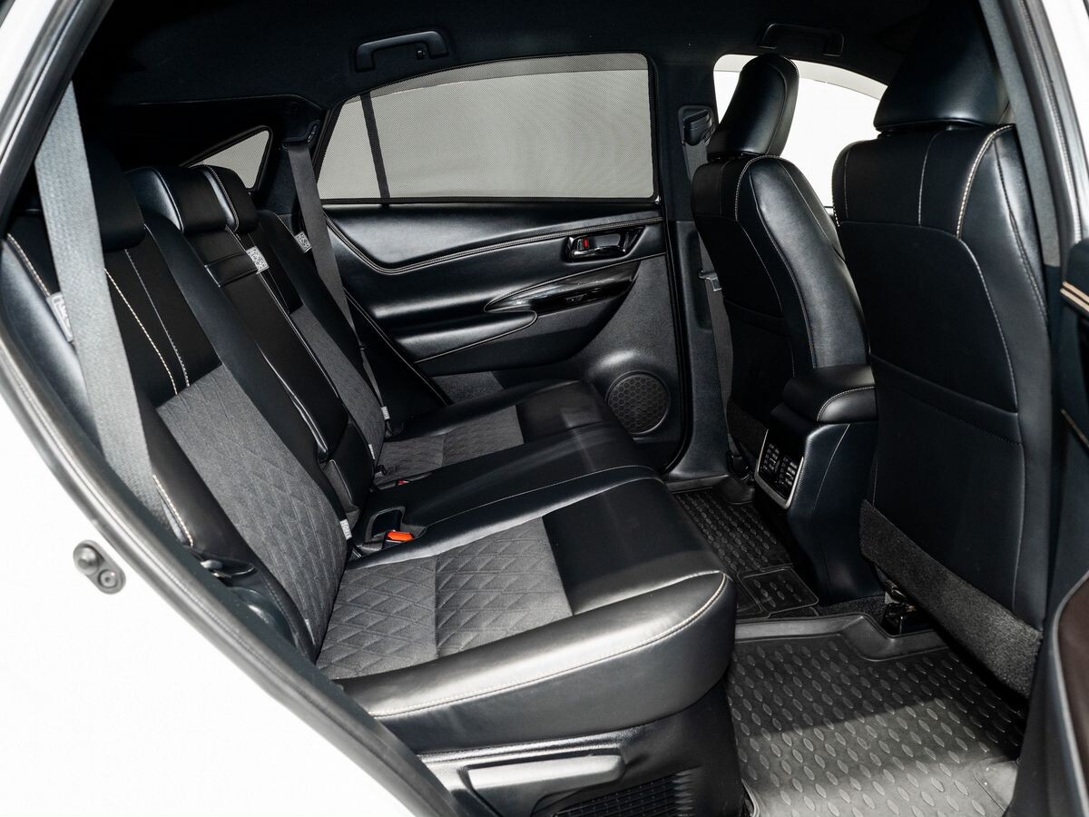 Toyota Harrier 2017 - фото автомобиля