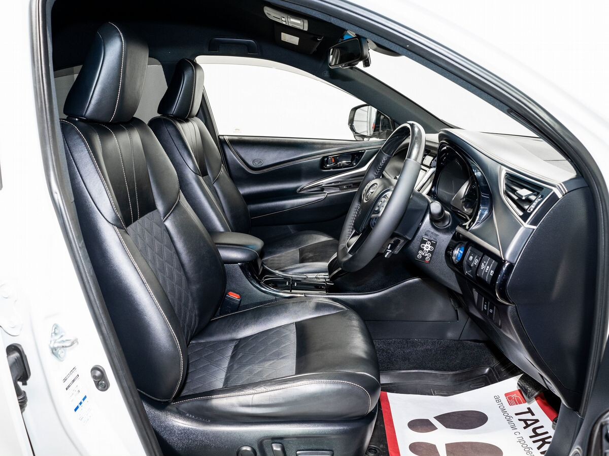 Toyota Harrier 2017 - фото автомобиля