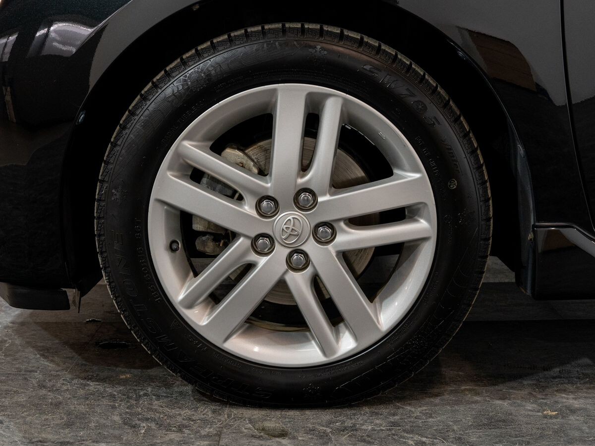 Toyota Ractis 2010 - фото автомобиля