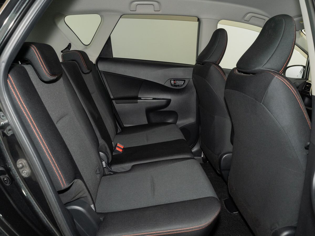 Toyota Ractis 2010 - фото автомобиля