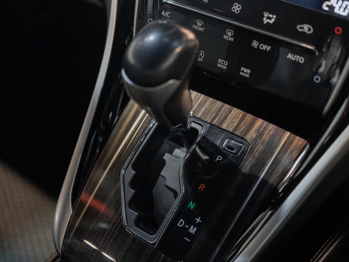 Toyota Harrier 2017 - фото автомобиля