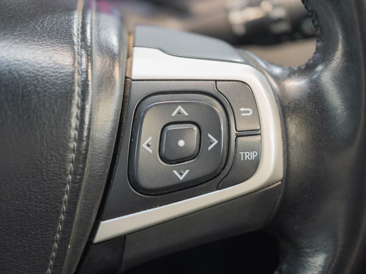 Toyota Harrier 2017 - фото автомобиля