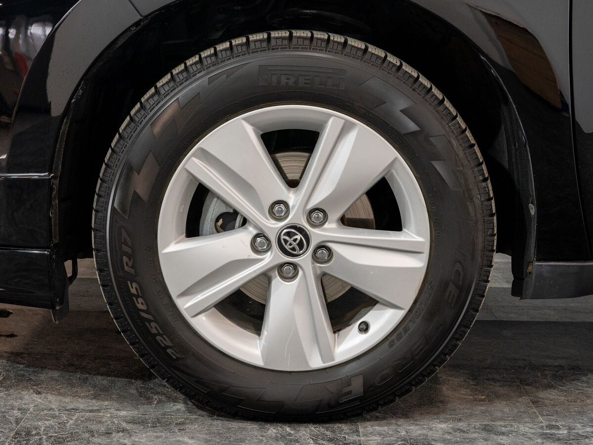 Toyota Harrier 2017 - фото автомобиля