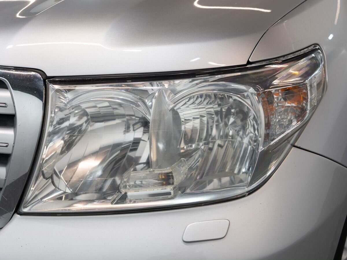 Toyota Land Cruiser 2009 - фото автомобиля