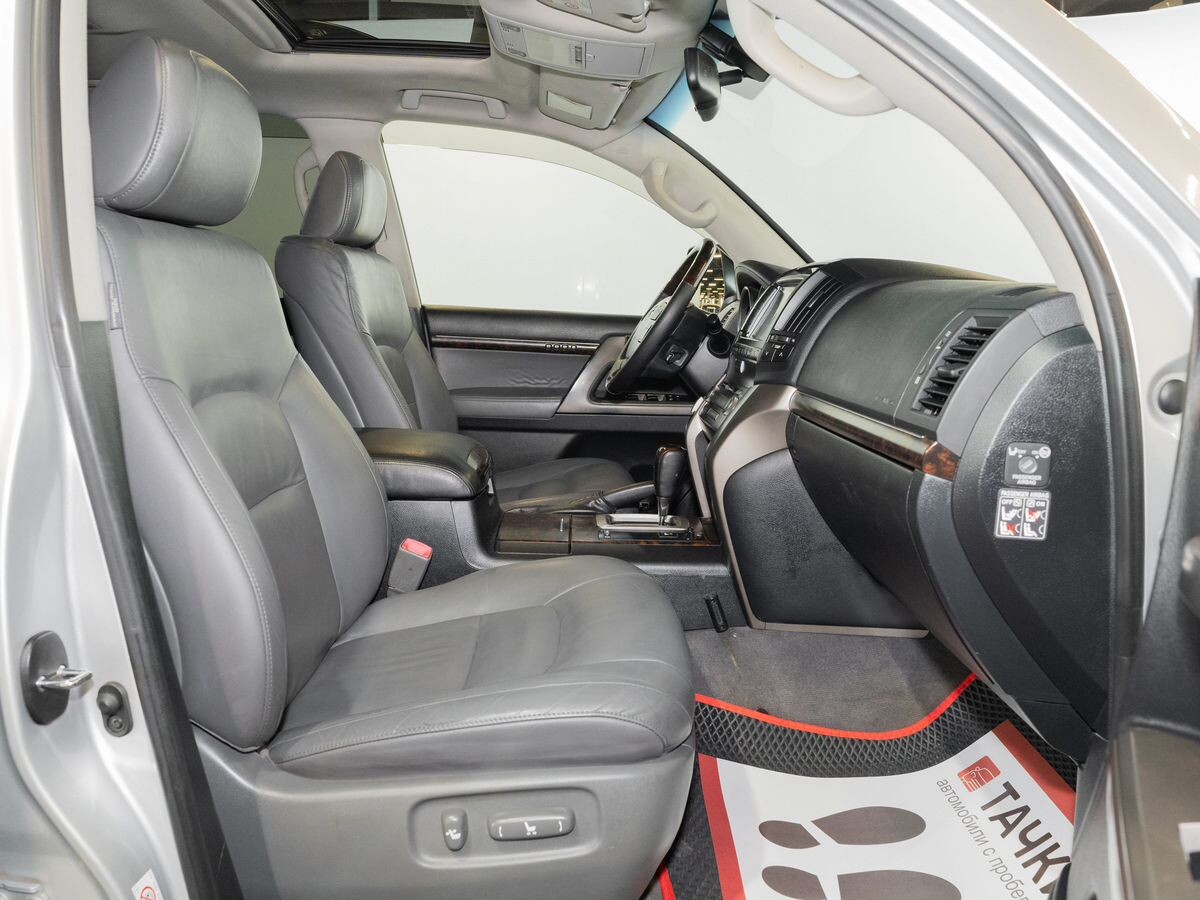 Toyota Land Cruiser 2009 - фото автомобиля
