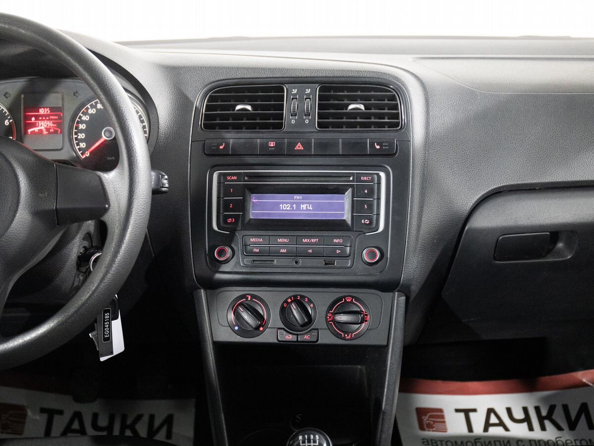 Volkswagen Polo 2013 - фото автомобиля