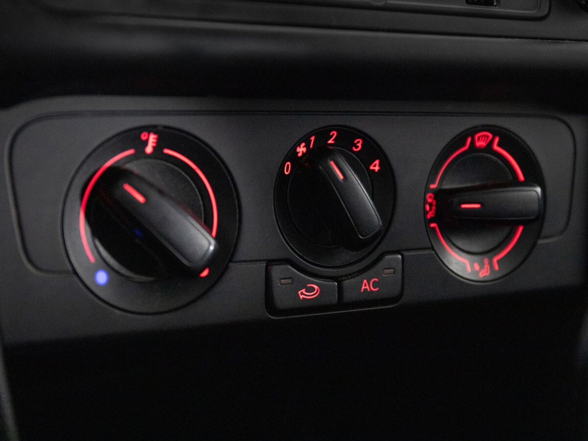 Volkswagen Polo 2013 - фото автомобиля