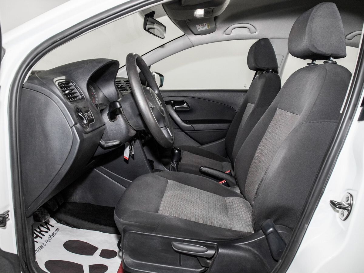 Volkswagen Polo 2013 - фото автомобиля