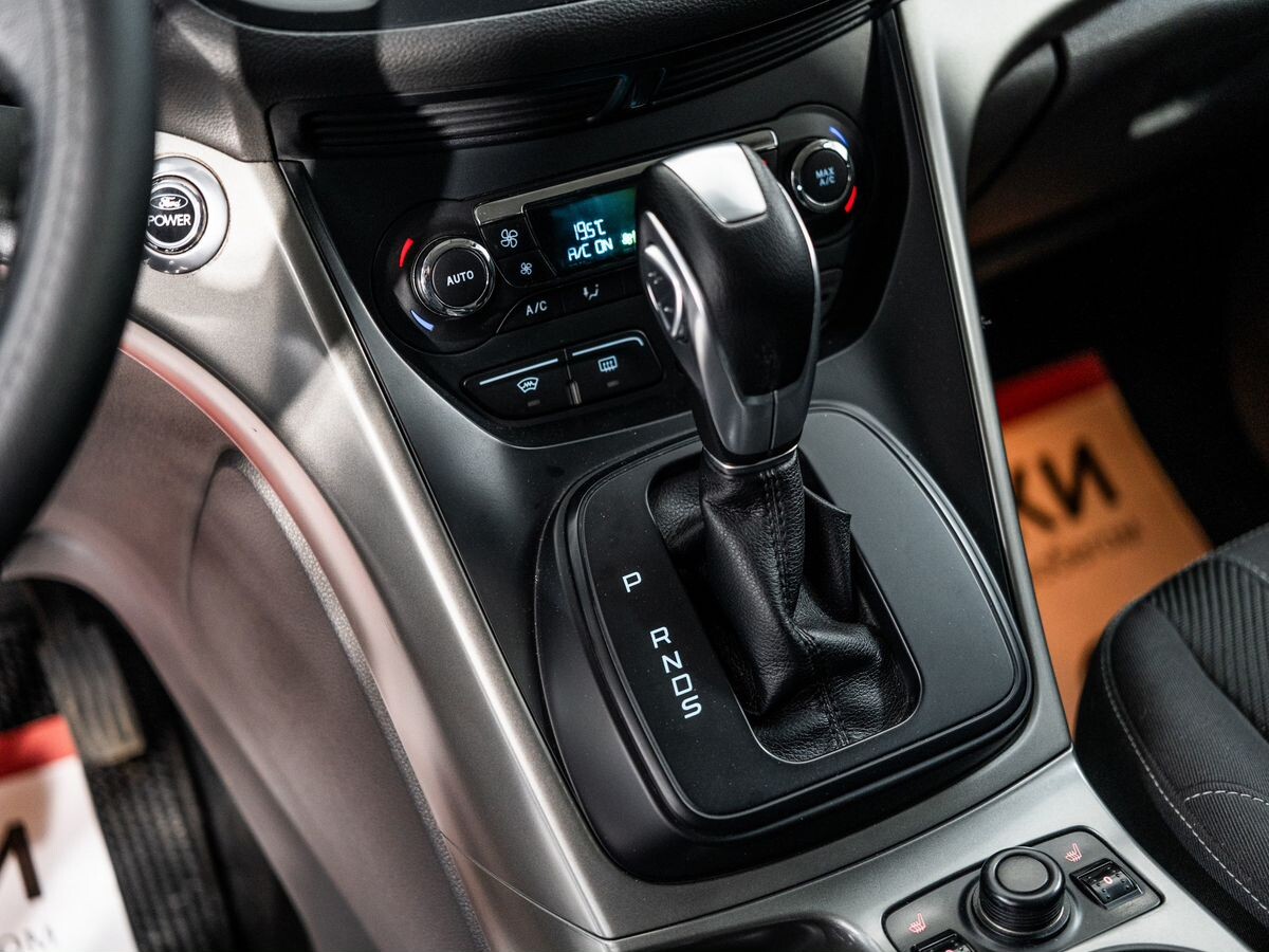 Ford Kuga 2013 - фото автомобиля