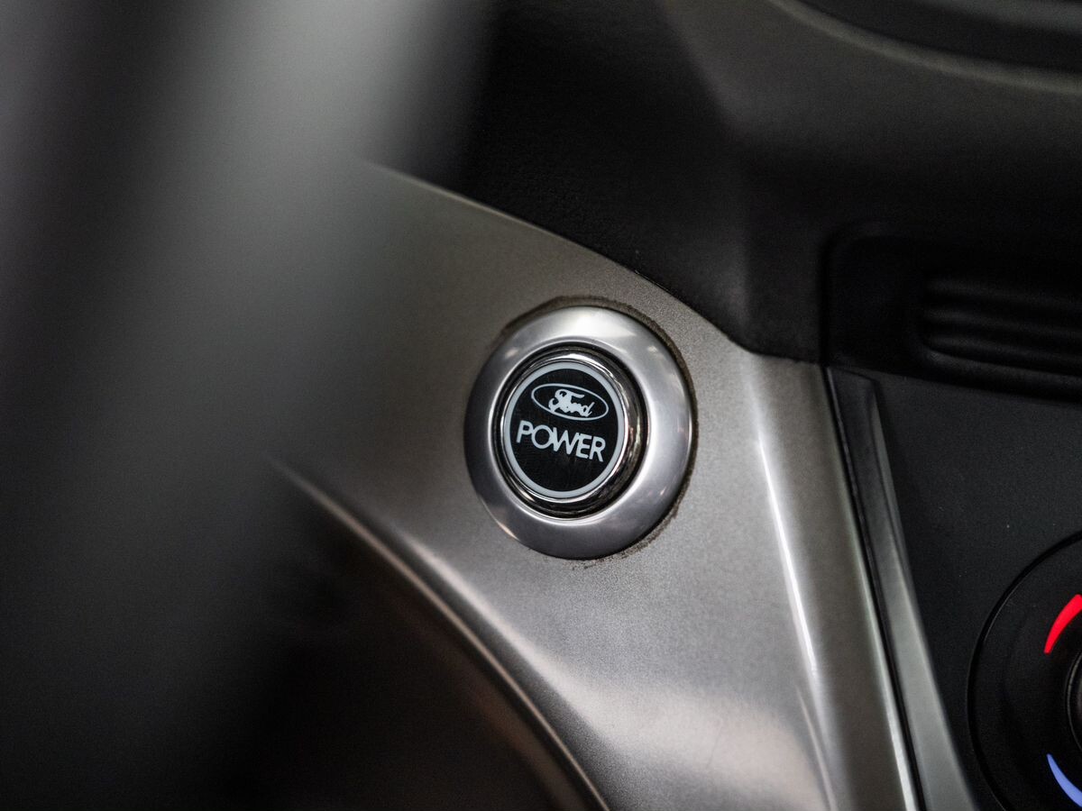 Ford Kuga 2013 - фото автомобиля