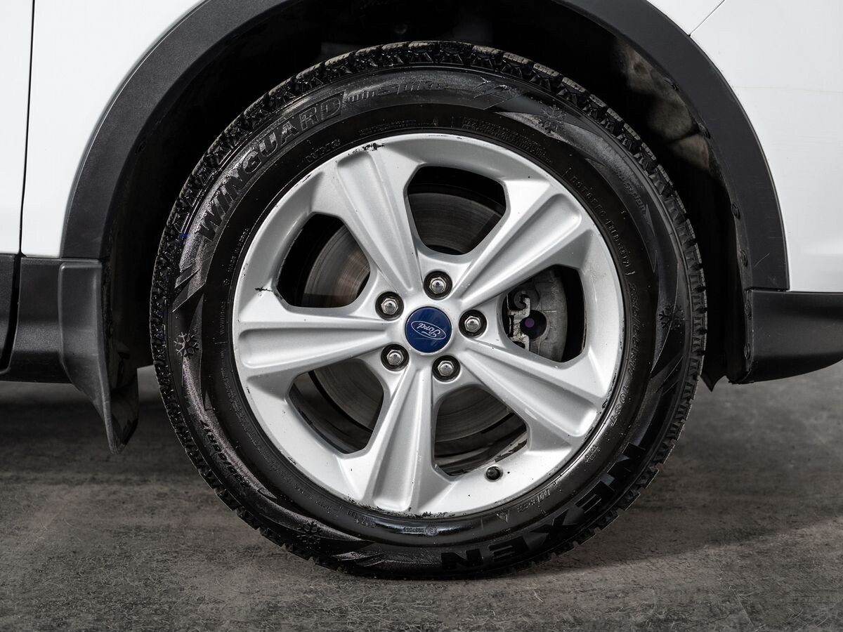 Ford Kuga 2013 - фото автомобиля