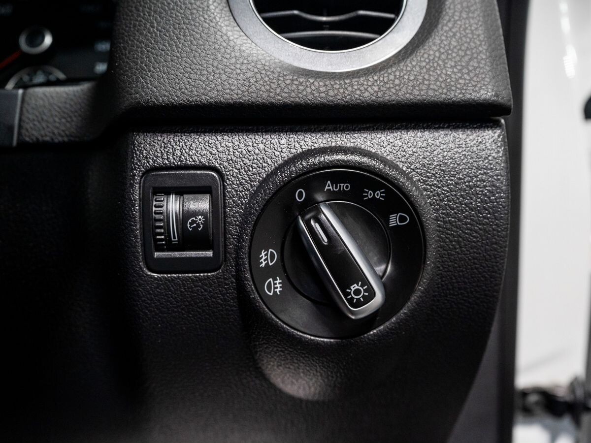 Volkswagen Tiguan 2013 - фото автомобиля