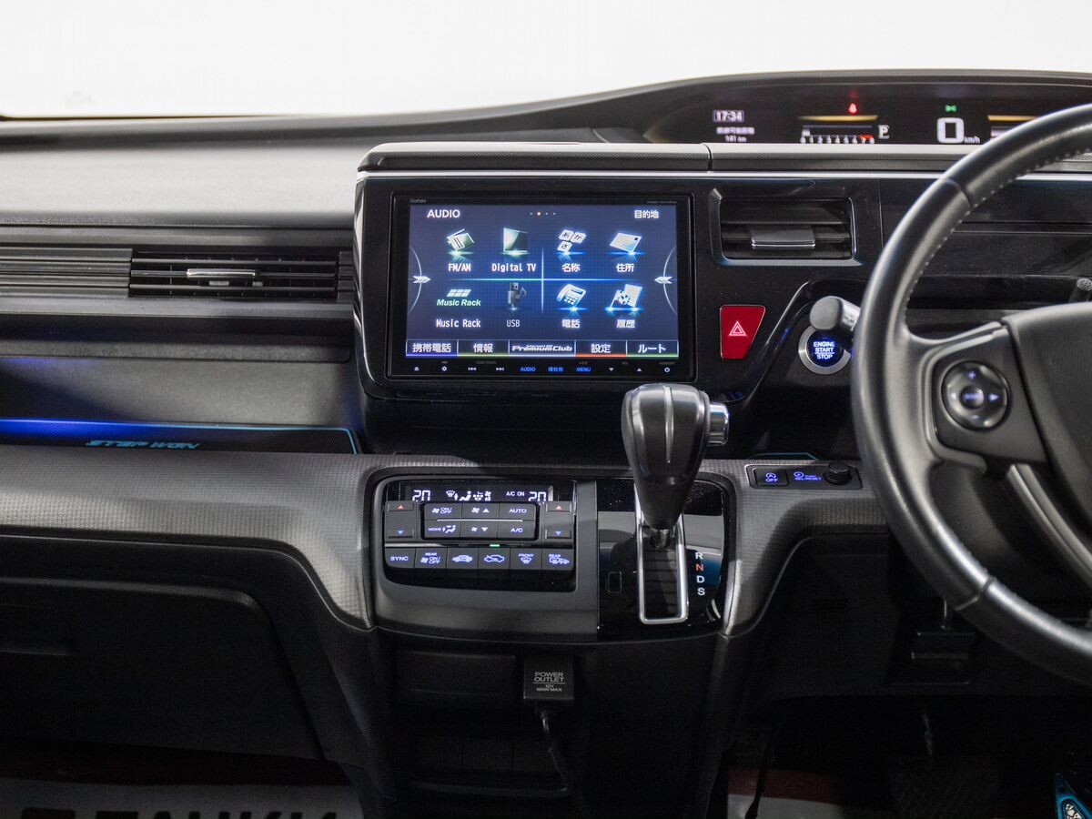 Honda Stepwgn 2015 - фото автомобиля