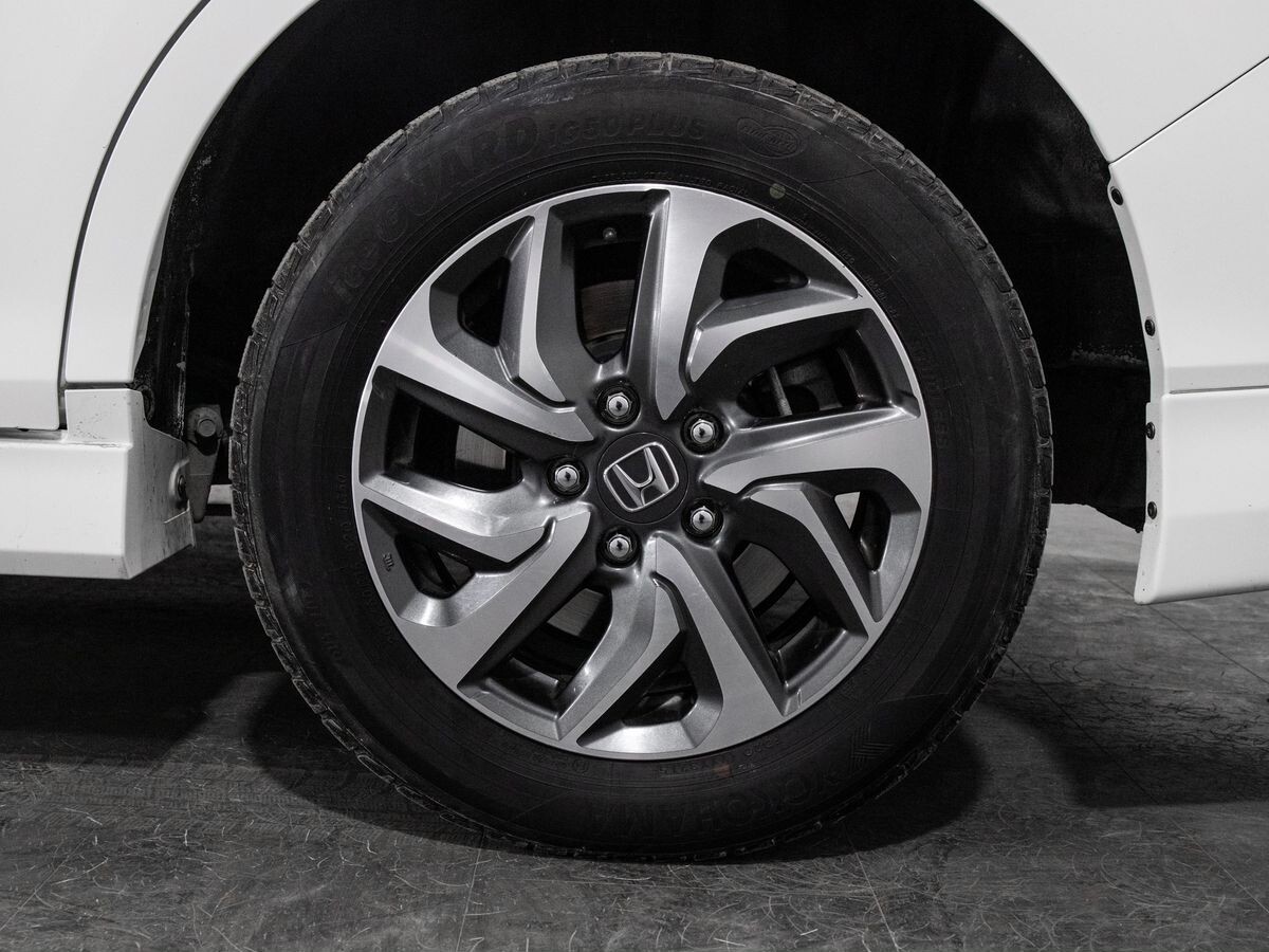 Honda Stepwgn 2015 - фото автомобиля