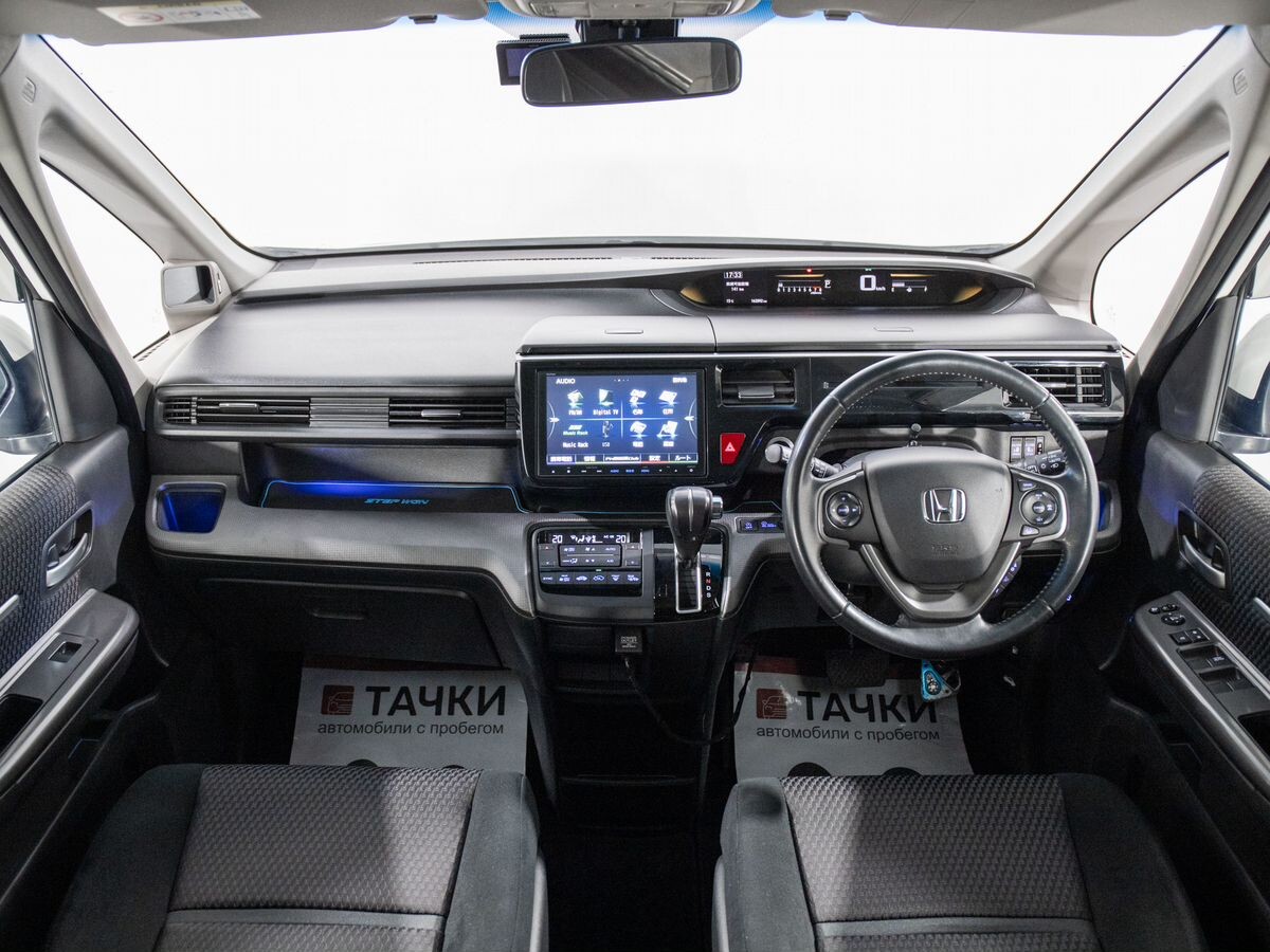Honda Stepwgn 2015 - фото автомобиля