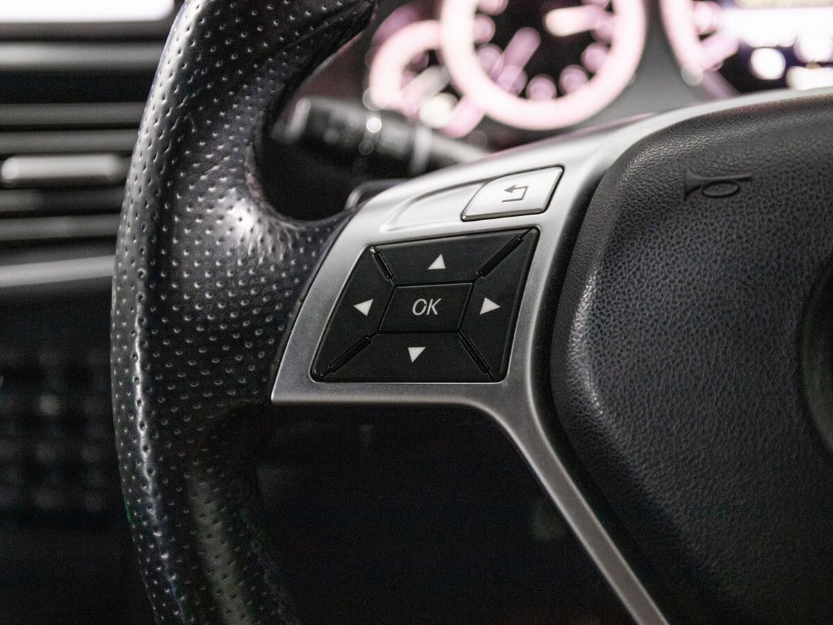 Mercedes-Benz E-Class 2013 - фото автомобиля