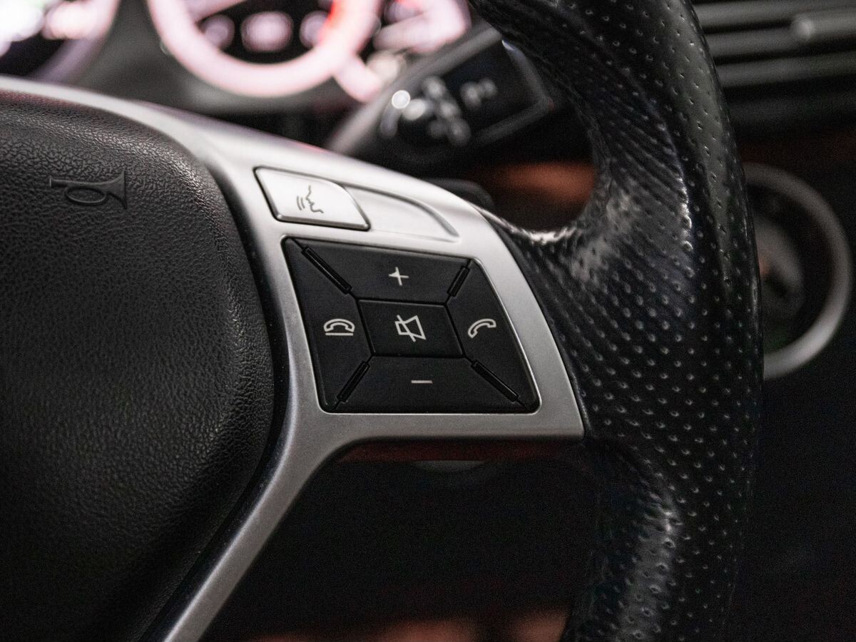 Mercedes-Benz E-Class 2013 - фото автомобиля