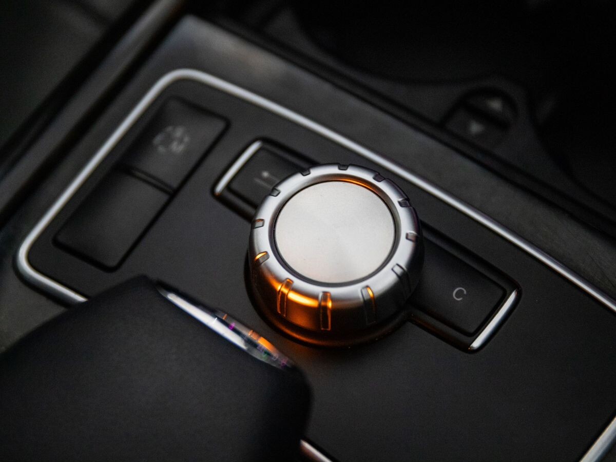 Mercedes-Benz E-Class 2013 - фото автомобиля