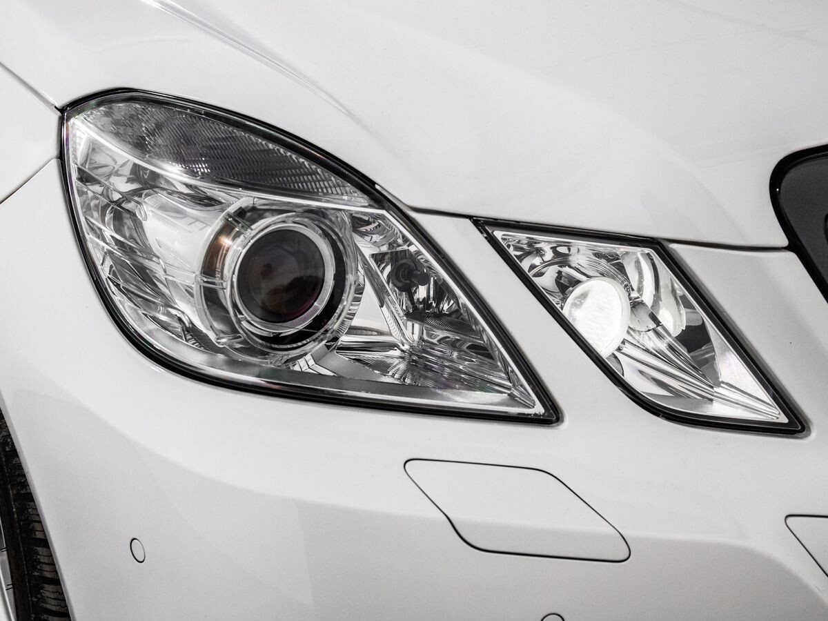 Mercedes-Benz E-Class 2013 - фото автомобиля