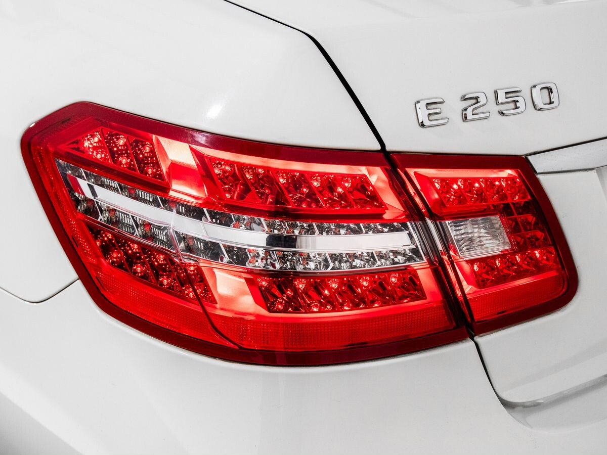 Mercedes-Benz E-Class 2013 - фото автомобиля