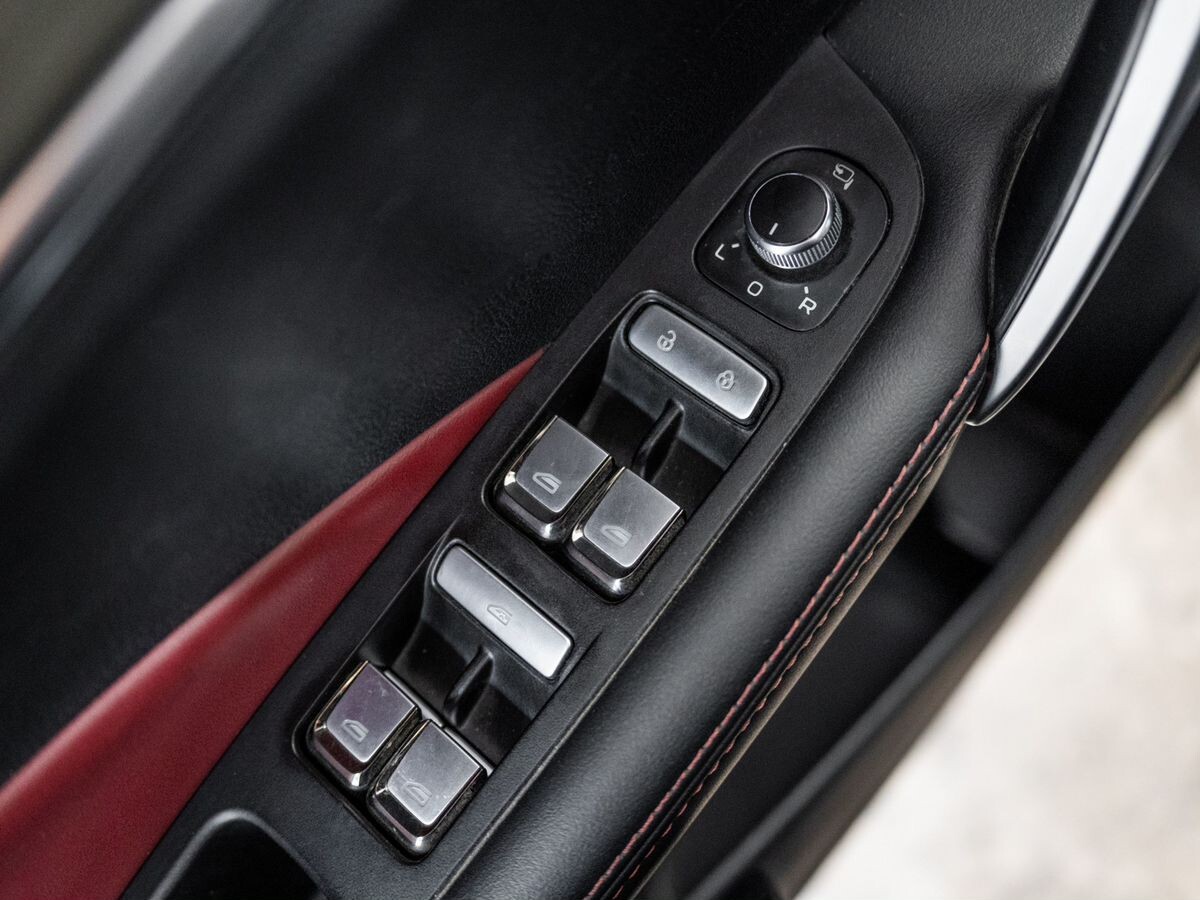 Geely Coolray 2020 - фото автомобиля