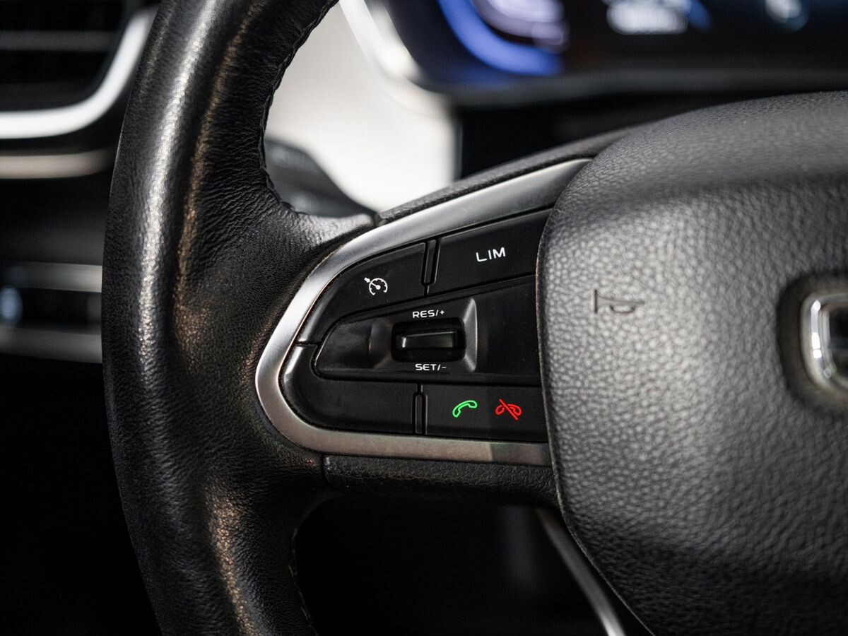 Geely Coolray 2020 - фото автомобиля