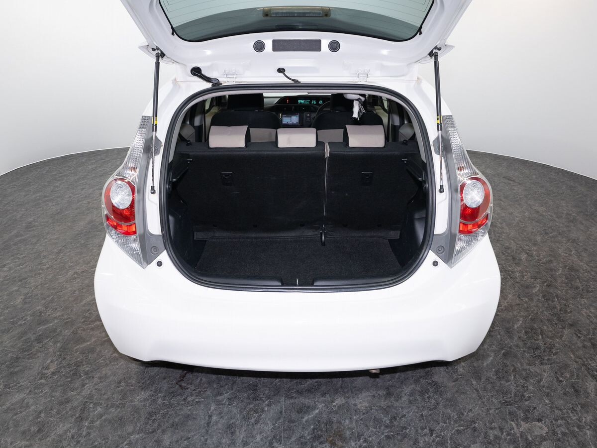 Toyota Aqua 2013 - фото автомобиля