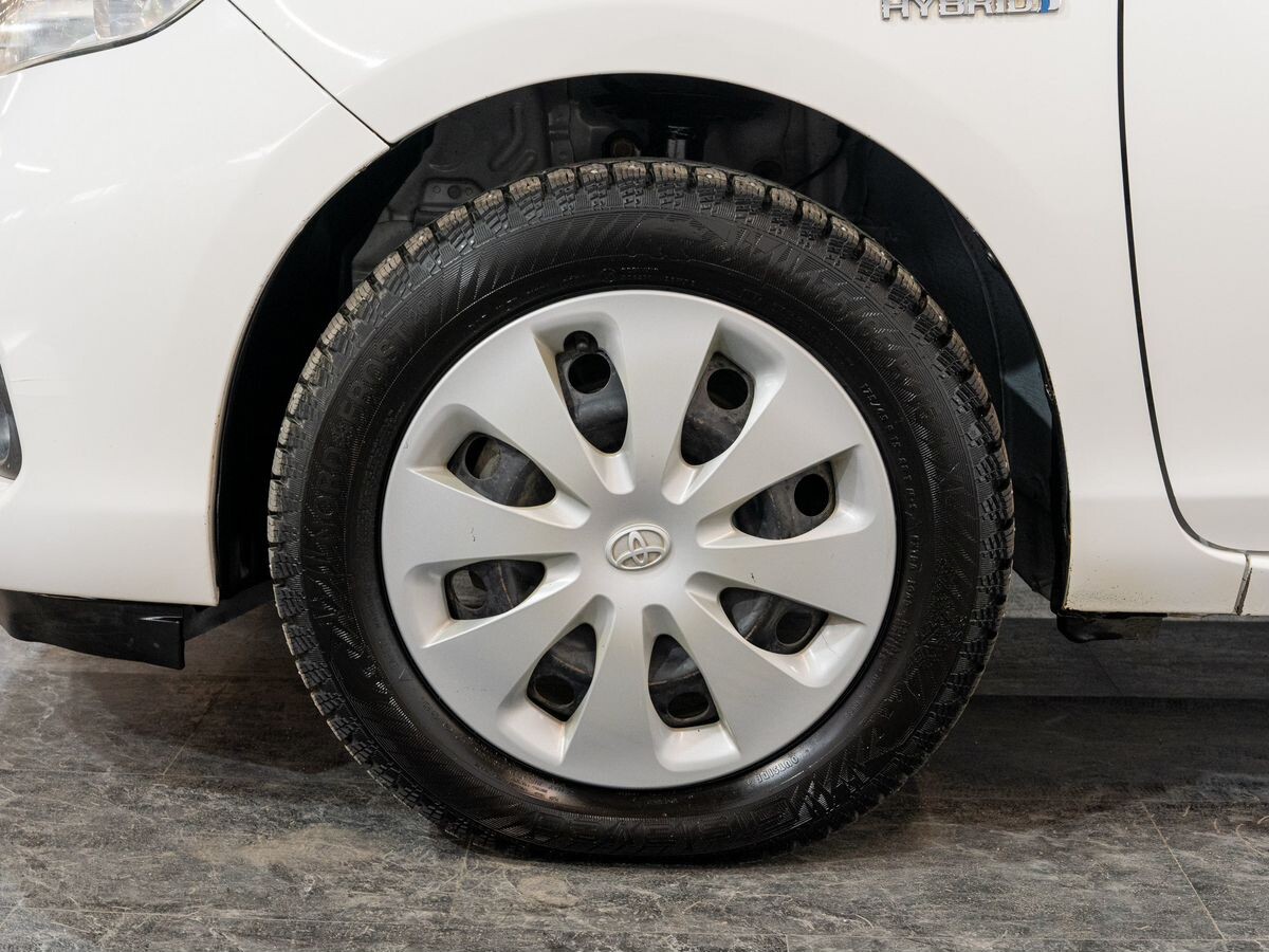 Toyota Aqua 2013 - фото автомобиля