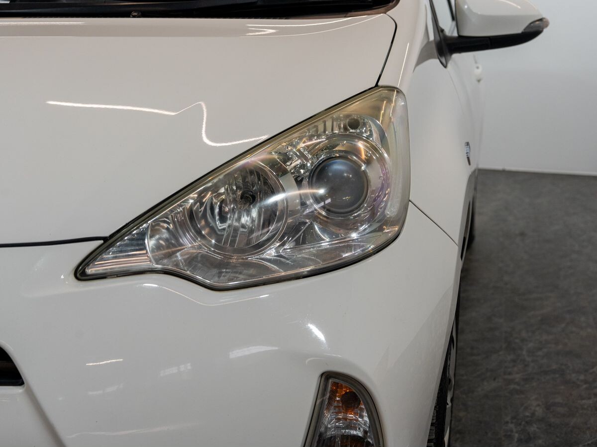 Toyota Aqua 2013 - фото автомобиля