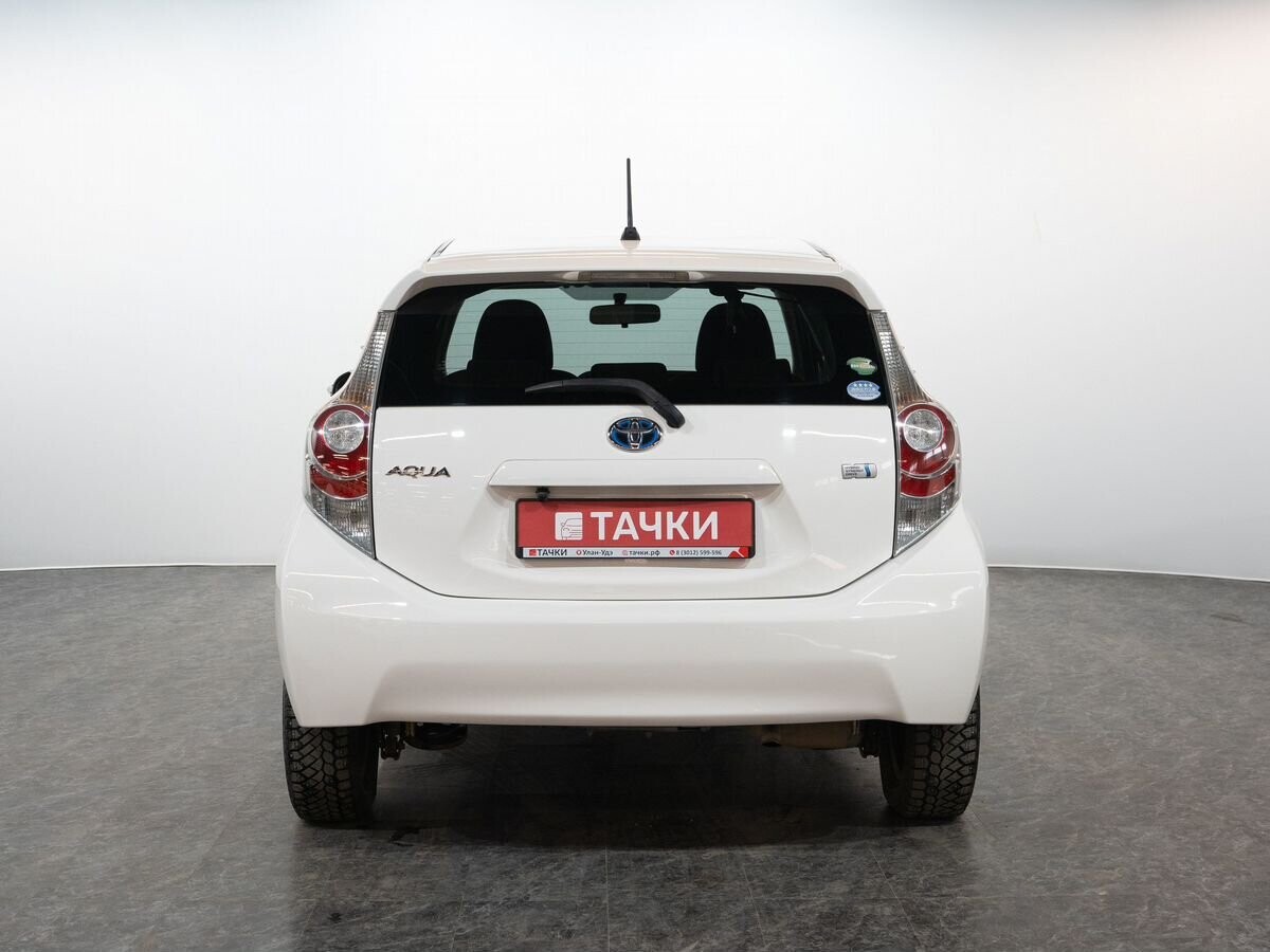 Toyota Aqua 2013 - фото автомобиля