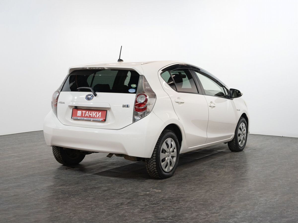 Toyota Aqua 2013 - фото автомобиля