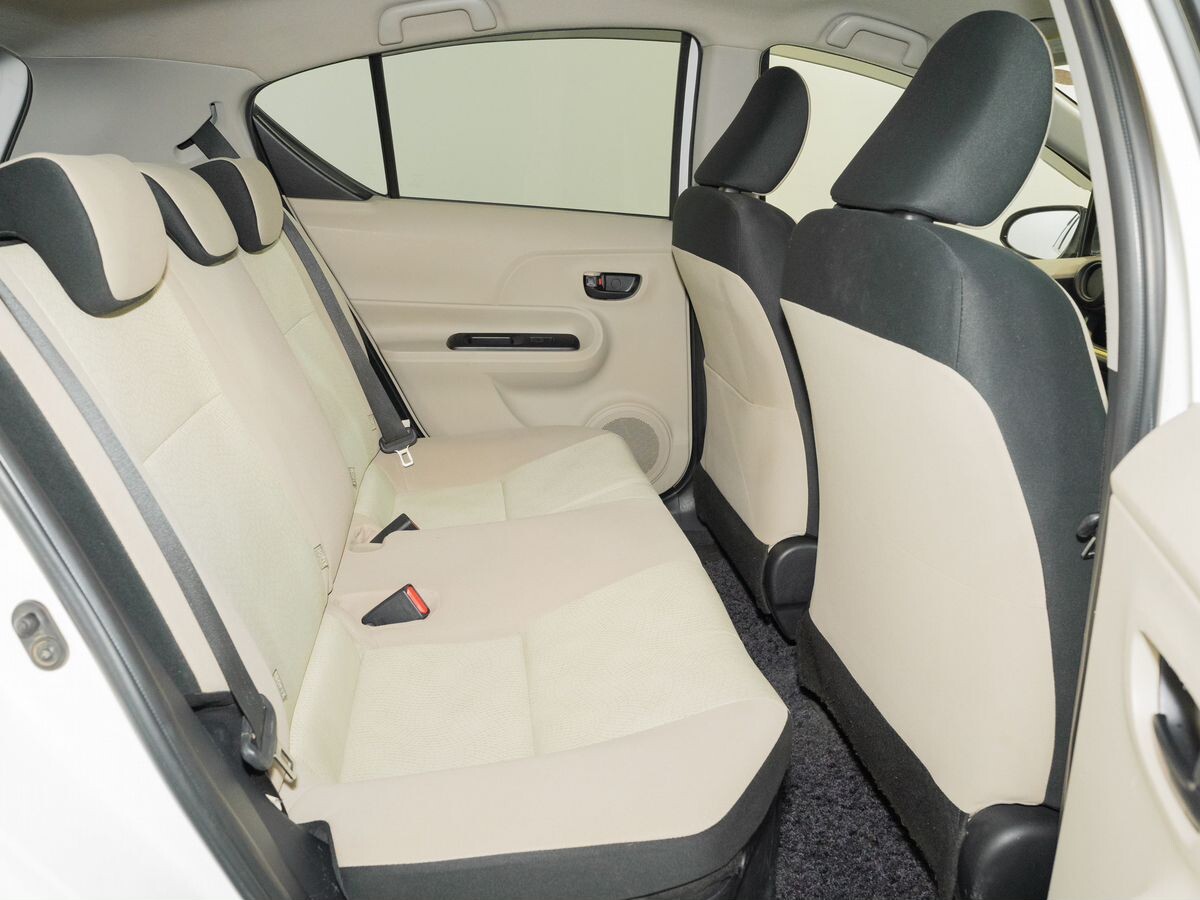 Toyota Aqua 2013 - фото автомобиля