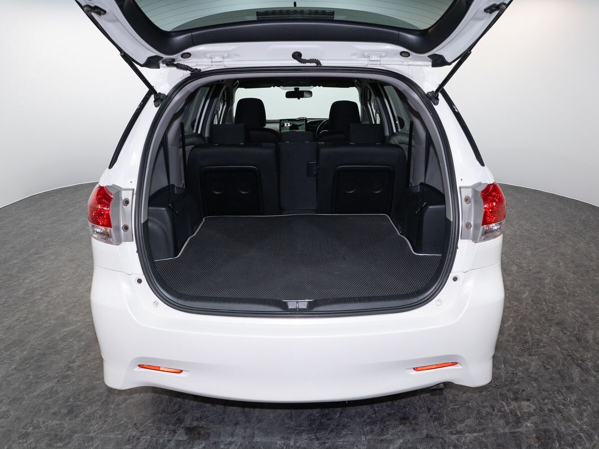 Toyota Wish 2009 - фото автомобиля